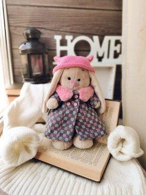 Зайка Ми в пальто