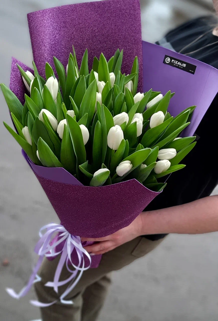 Тюльпаны белые